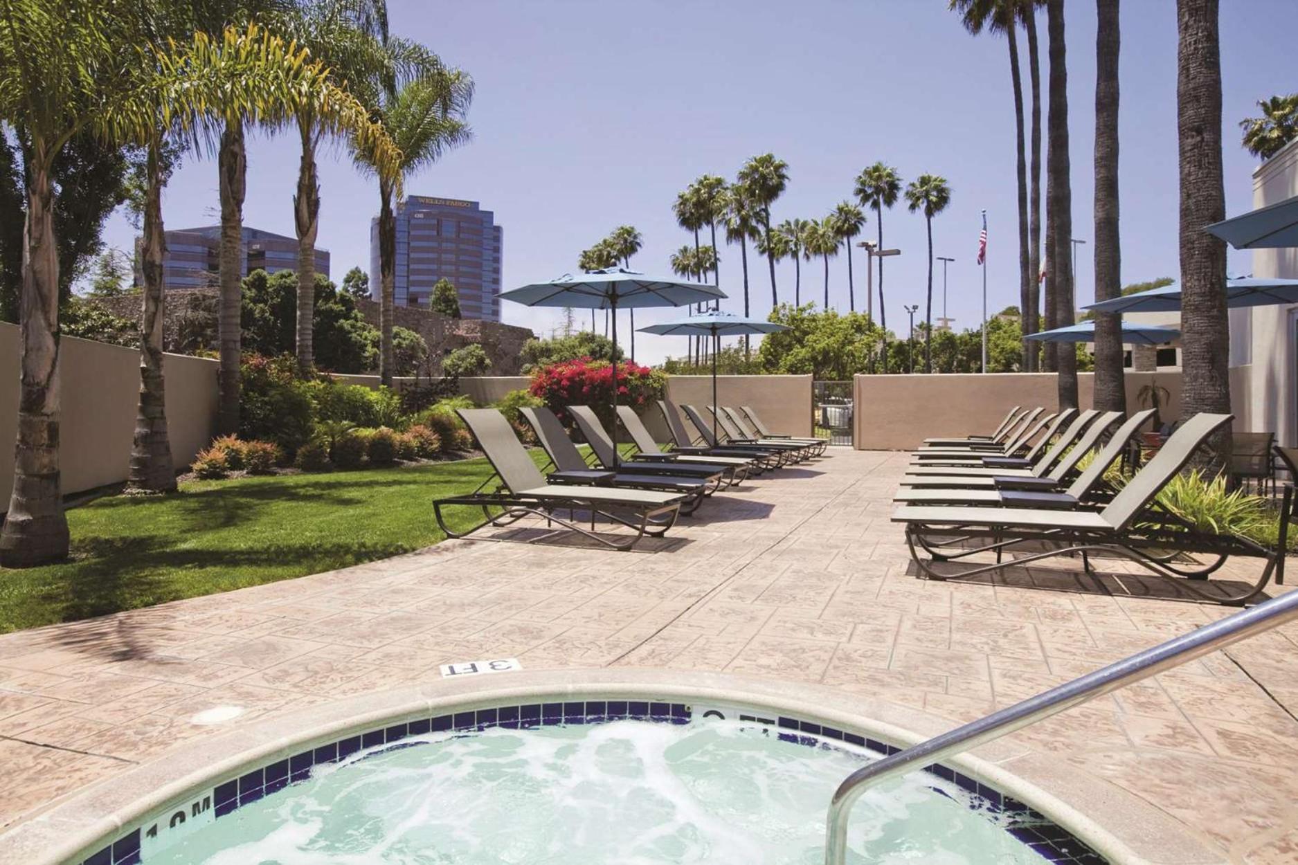 Embassy Suites By Hilton San Diego La Jolla Exterior photo